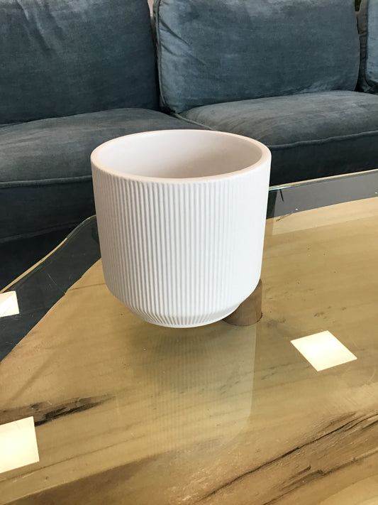 Matte Ribbed Pot