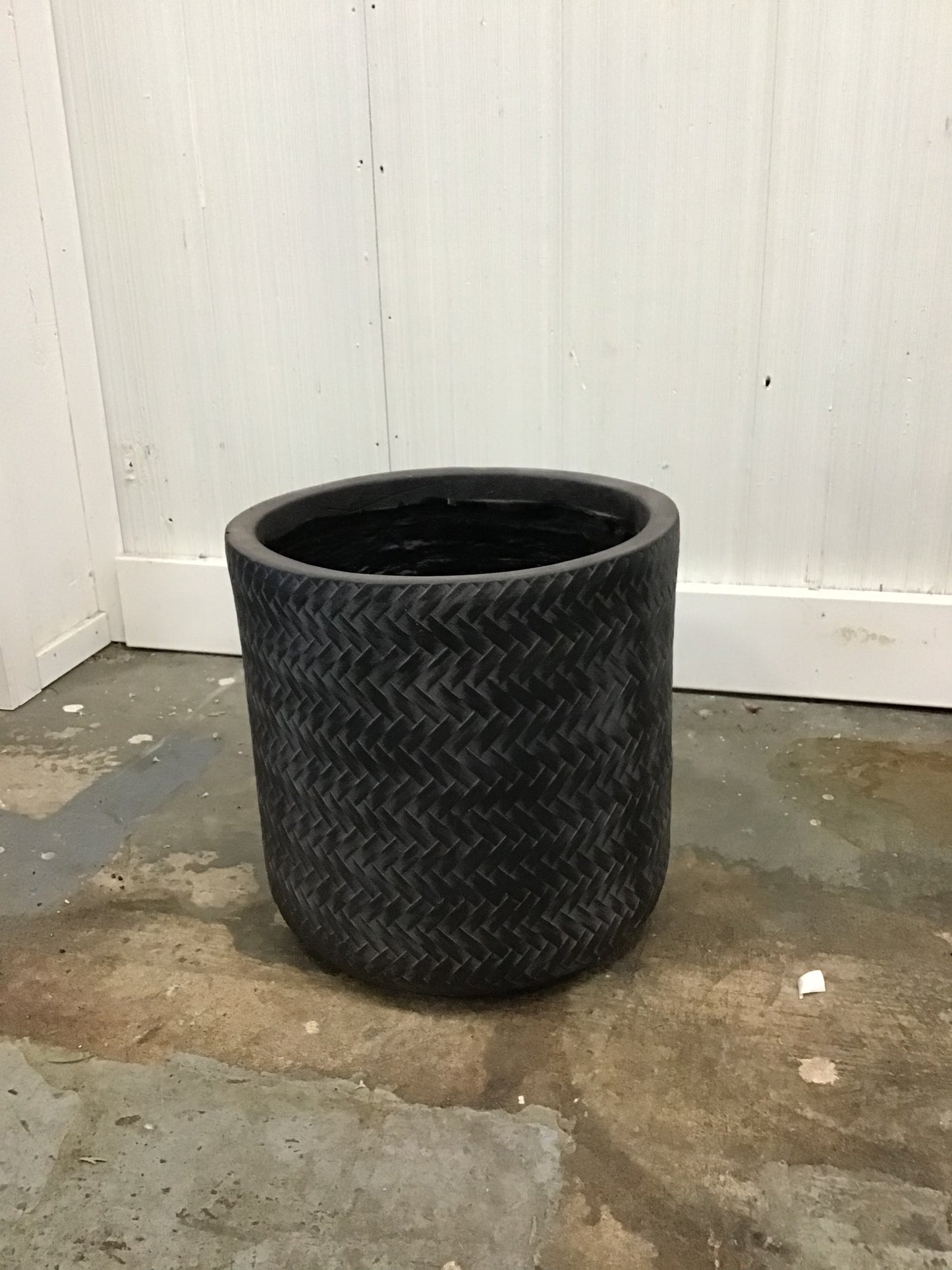 Black Bracelet Pot